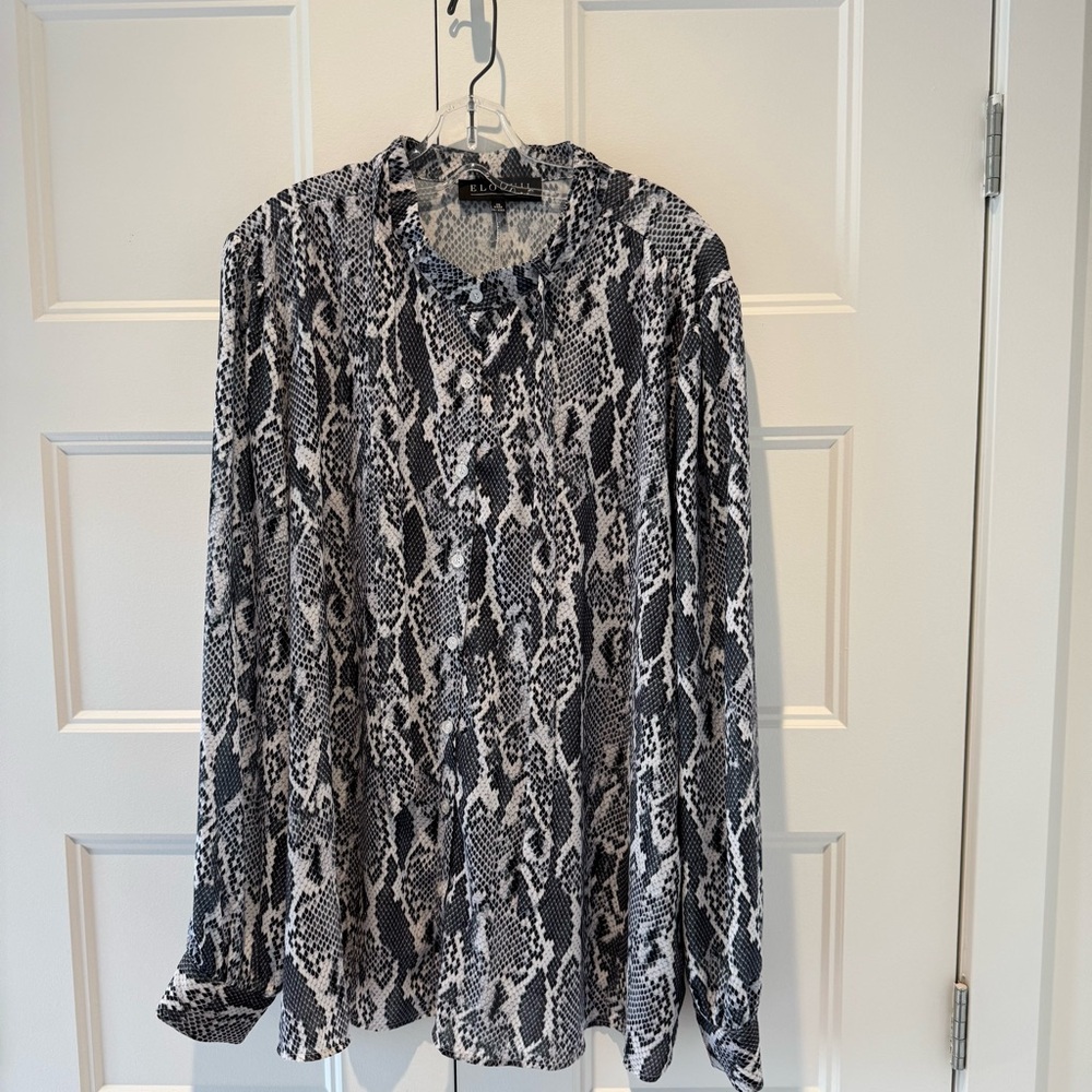 ELOQUII Black and White Snake Print Blouse - SIZE 20